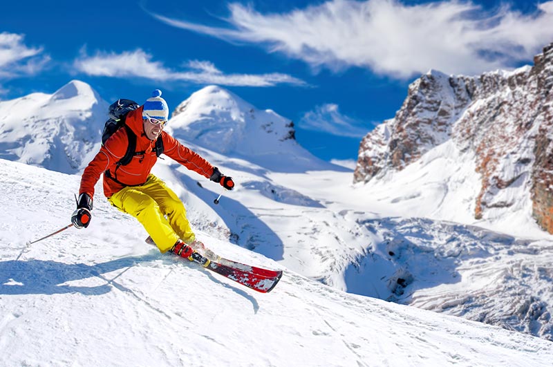 outdoorkeeda-Skiing