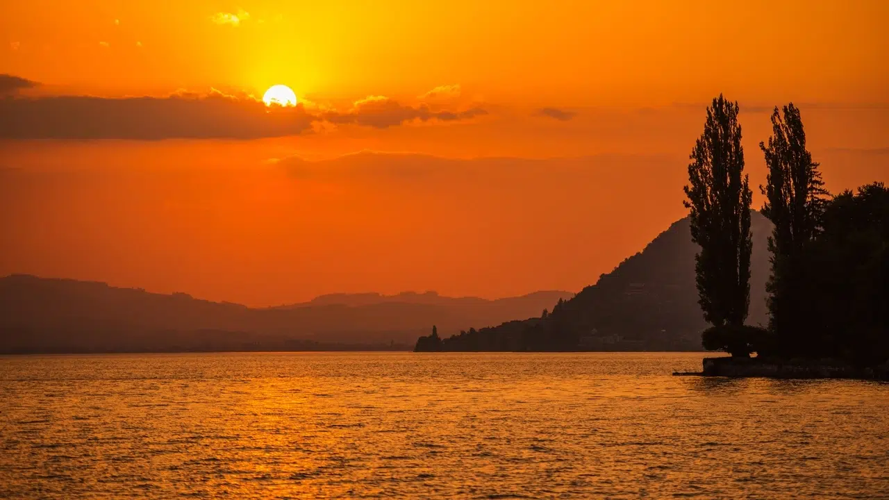 During Sunset Dal Lake, Kashmir