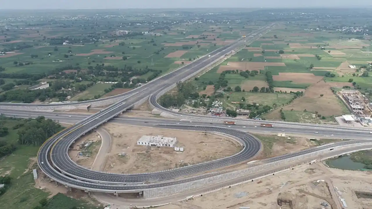 Delhi Traffic to Ease as Major Highways Are Expanded