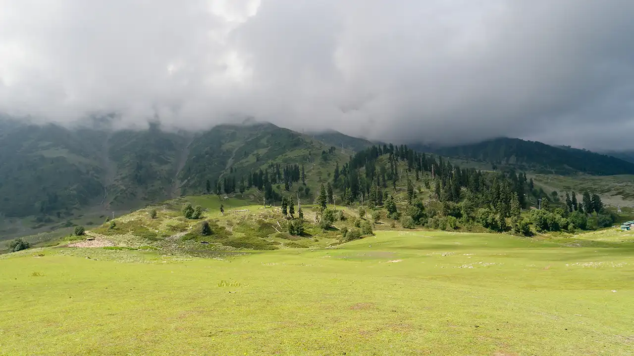 Doodhpathri Trek