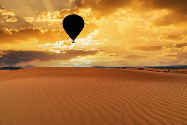 Hot Air Balloon in Dubai Desert