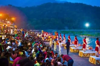Ganga-Aarti-at-Triveni-Ghat